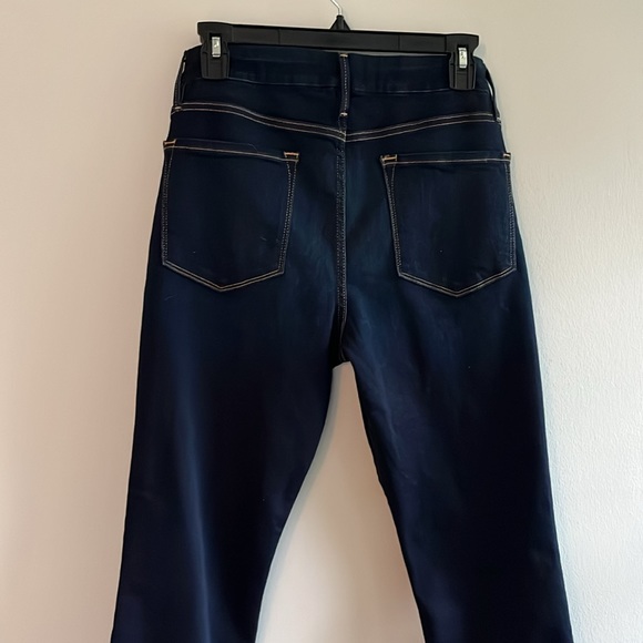 Frame Denim Le Crop Mini Boot jeans in dark wash with contrast stitching - Picture 4 of 6